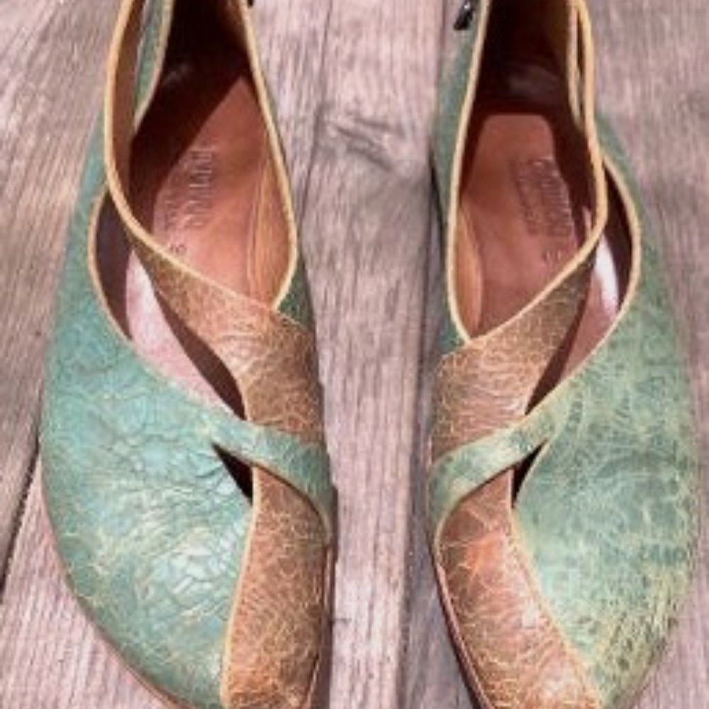 Cydwoq Handmade Shoes soft aqua and tan